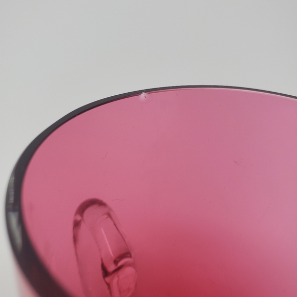 VTG Handpainted Boy Chasing Bird Mary Gregory Cranberry Mug - Picture 3 of 3